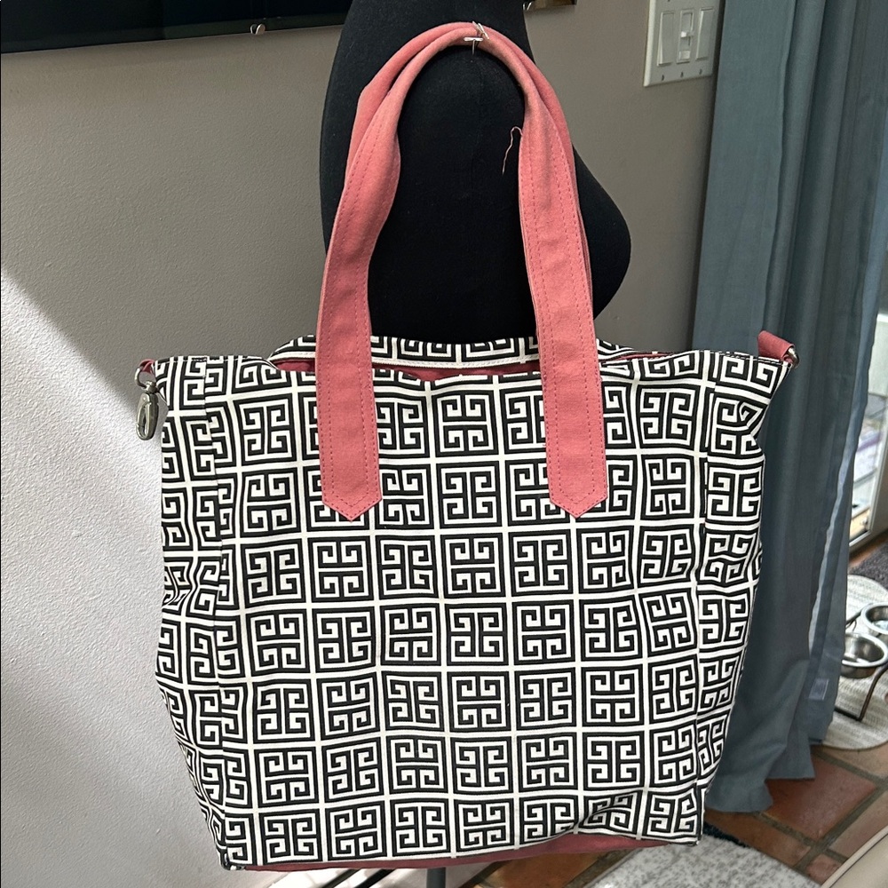 Chic Black and White Patterned Tote with Pink Handles (EUC) - Picture 3 of 14